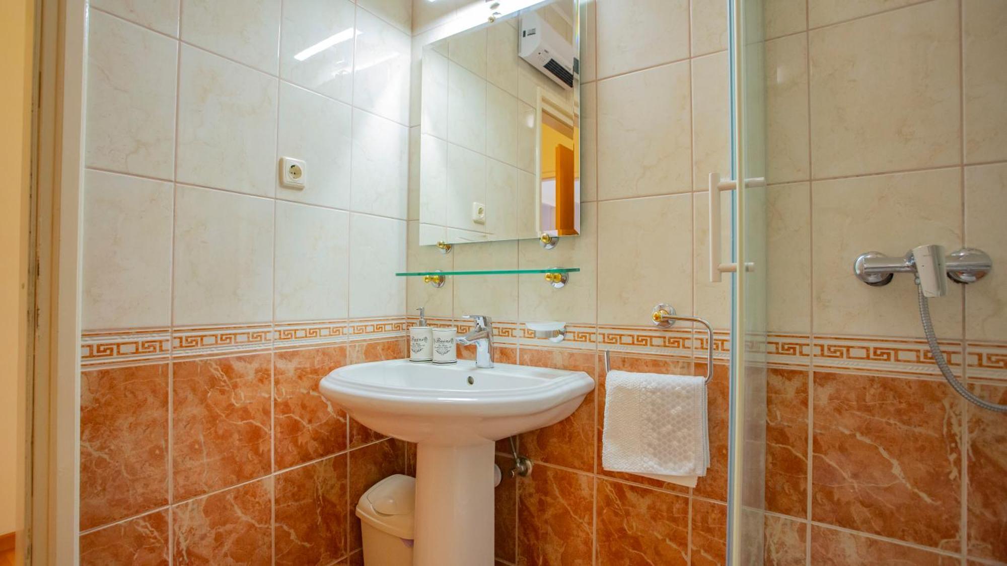 Baska Voda Apartments - Steps From The Beach, Free Parking, Central Location Exterior foto