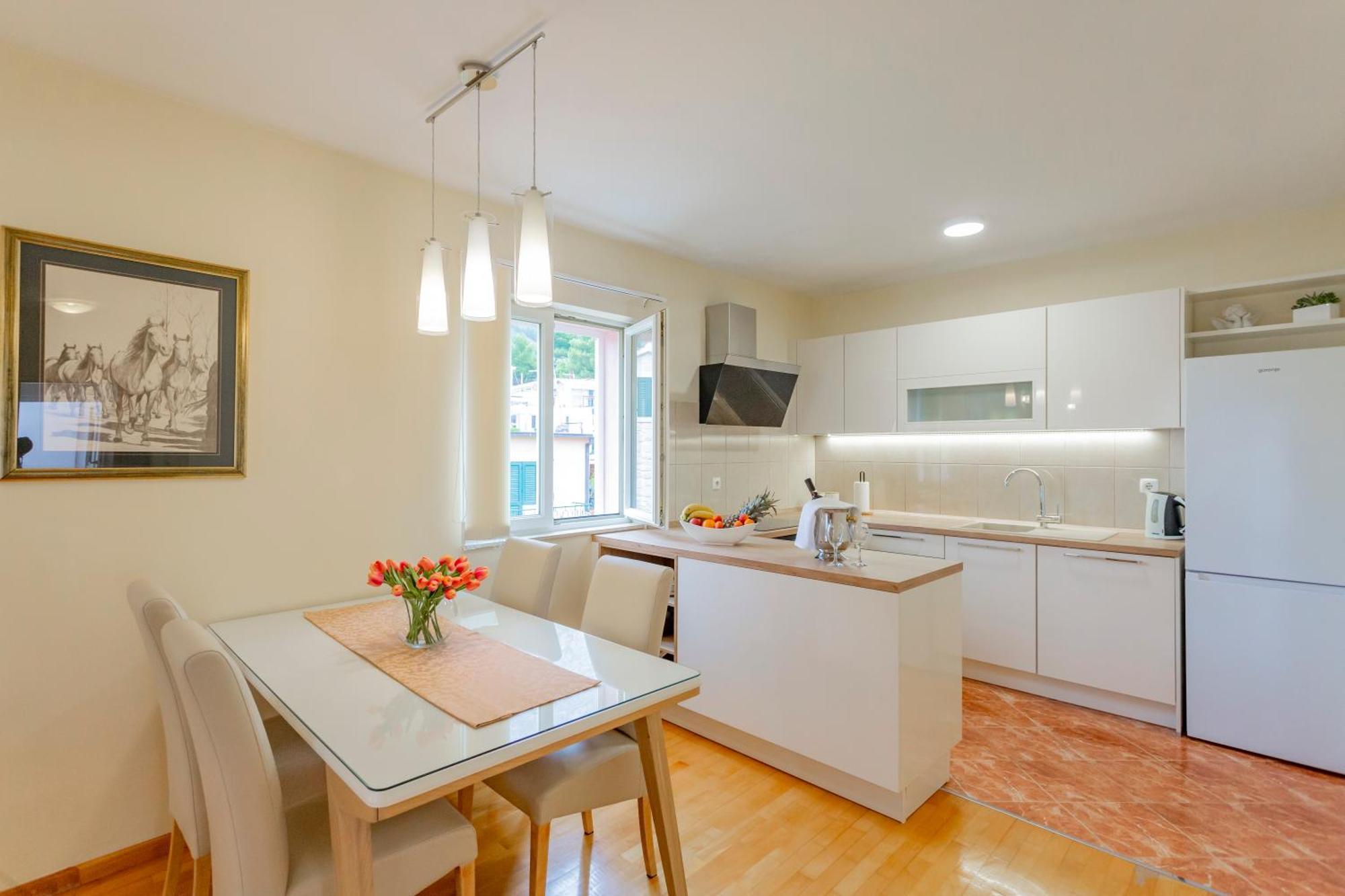 Baska Voda Apartments - Steps From The Beach, Free Parking, Central Location Exterior foto