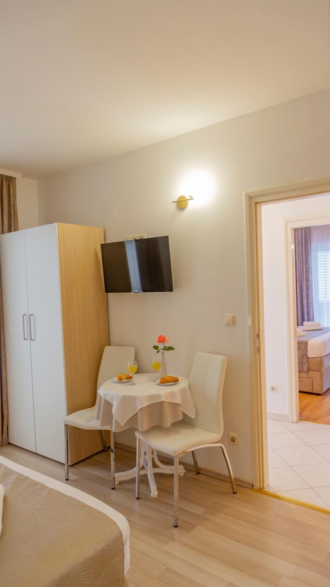 Baska Voda Apartments - Steps From The Beach, Free Parking, Central Location Exterior foto